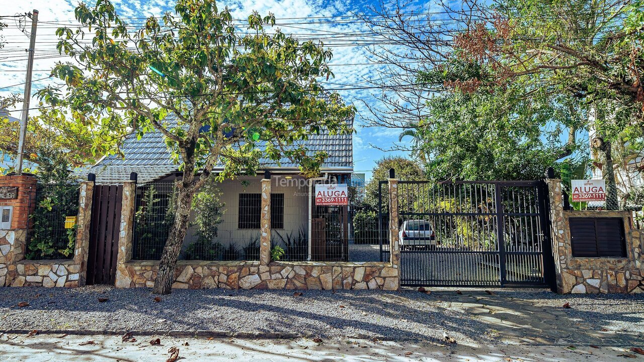 House for vacation rental in Bombinhas (Canto Grande)