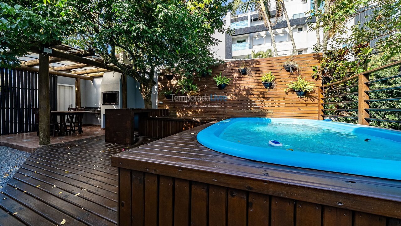 House for vacation rental in Bombinhas (Canto Grande)