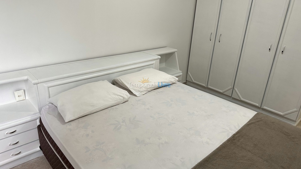 Apartamento para aluguel de temporada em Balneário Camboriú (Praia Central)