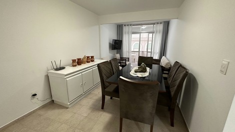 APARTAMENTO CENTRO BC QUADRA DO MAR 2 DORMITORIOS com wifi + tv smart