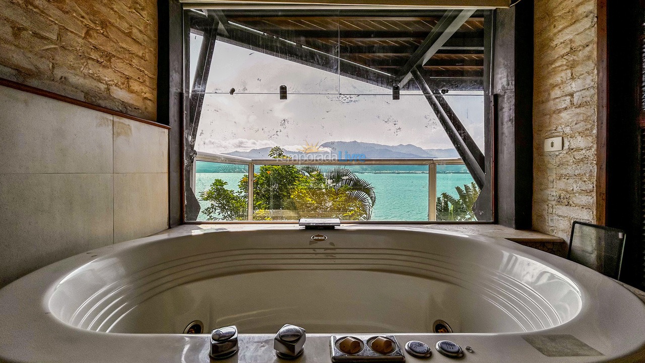 Casa para alquiler de vacaciones em Ilhabela (Barra Velha)