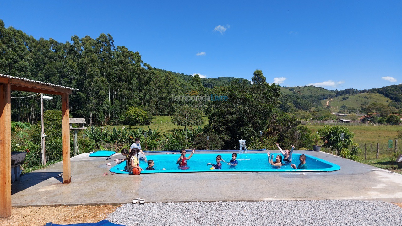 Chácara / sítio para aluguel de temporada em Imaruí (Sertao do Canguiri)