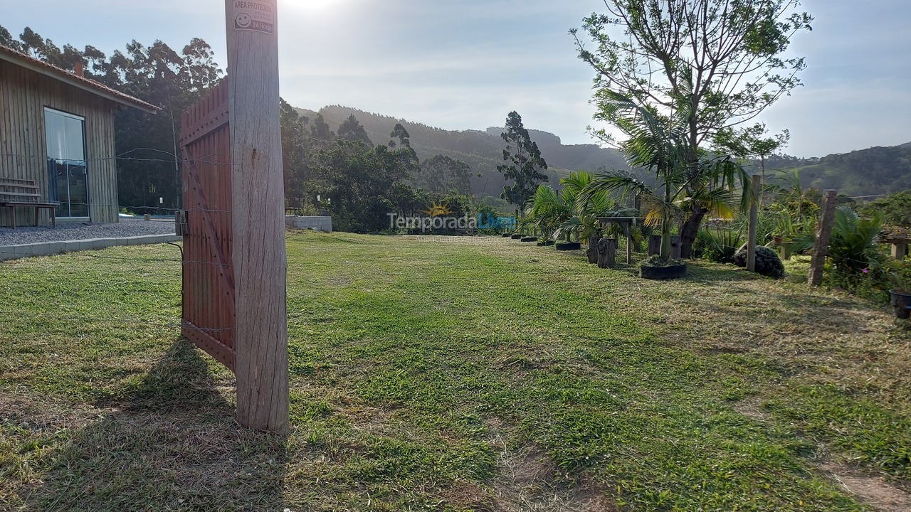 Chácara / sítio para aluguel de temporada em Imaruí (Sertao do Canguiri)