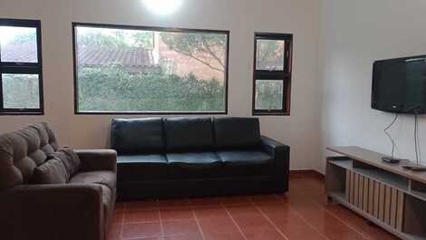 Alugo casa em Maresias. Mensal ou diária.