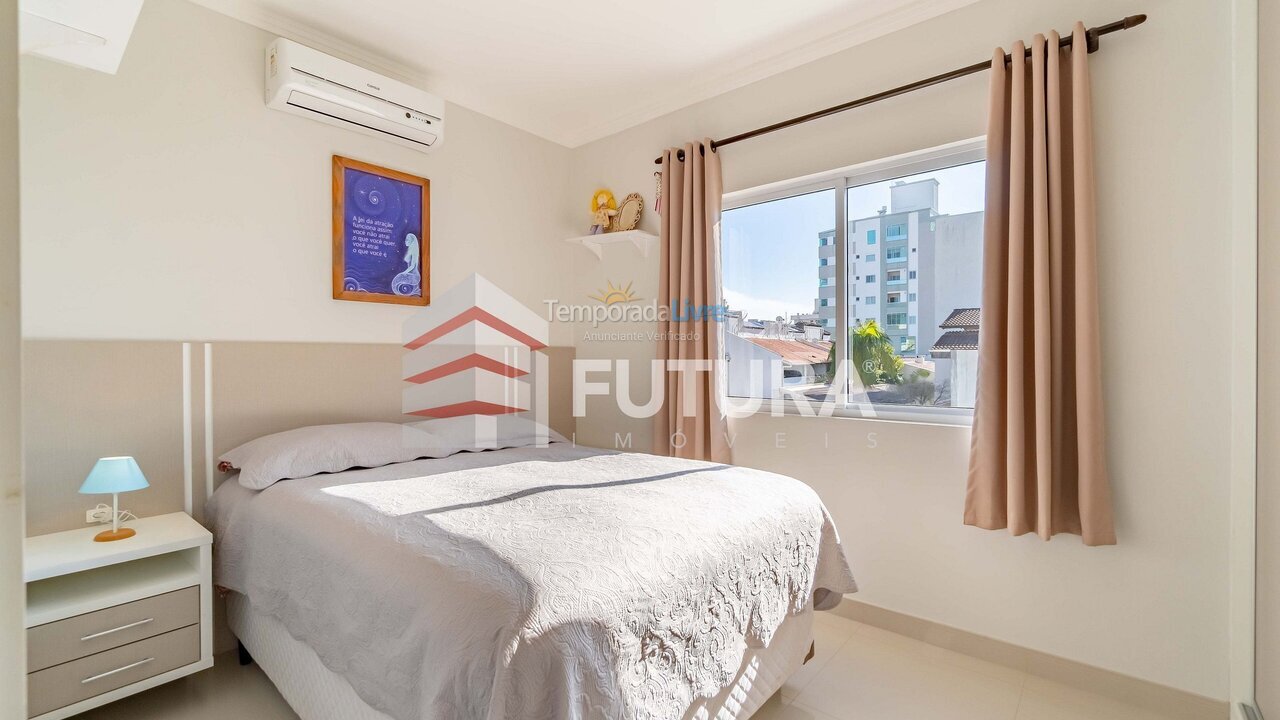 Apartment for vacation rental in Bombinhas (Praia de Bombas)