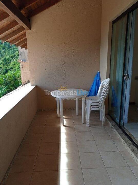 Apartamento para aluguel de temporada em Governador Celso Ramos (Praia das Cordas)