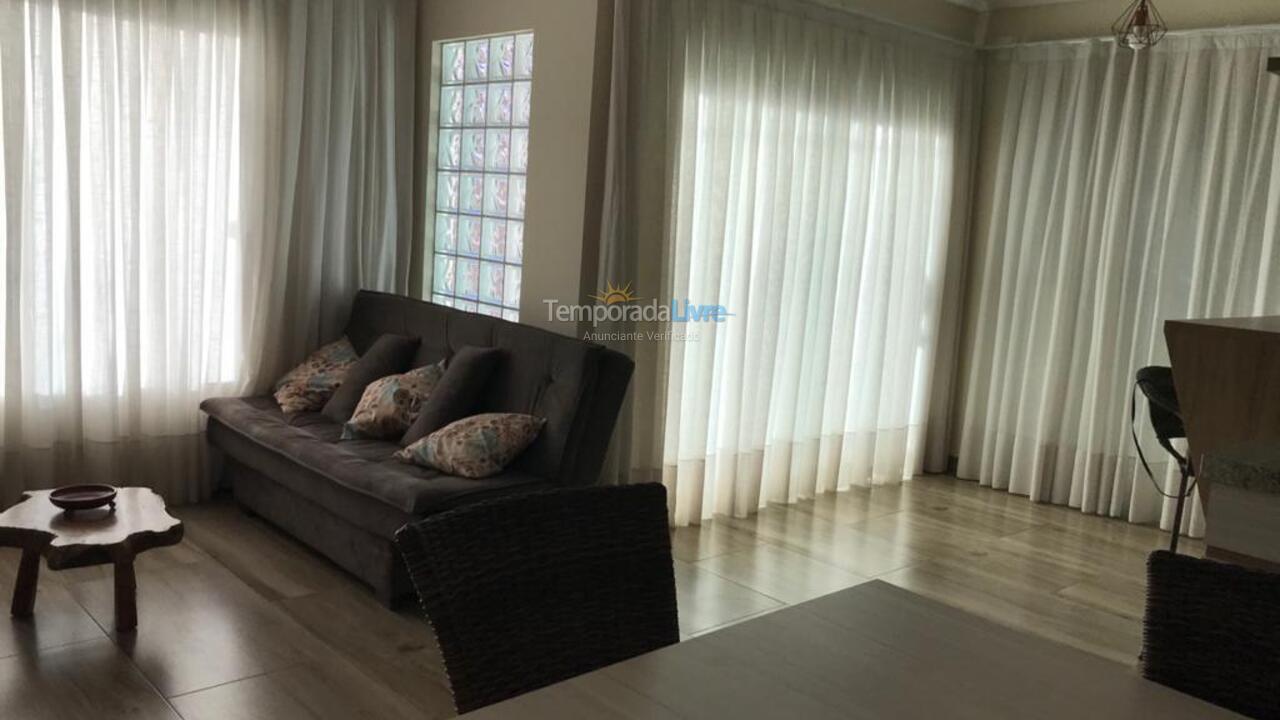 Casa para alquiler de vacaciones em Bombinhas (Praia de Bombas)