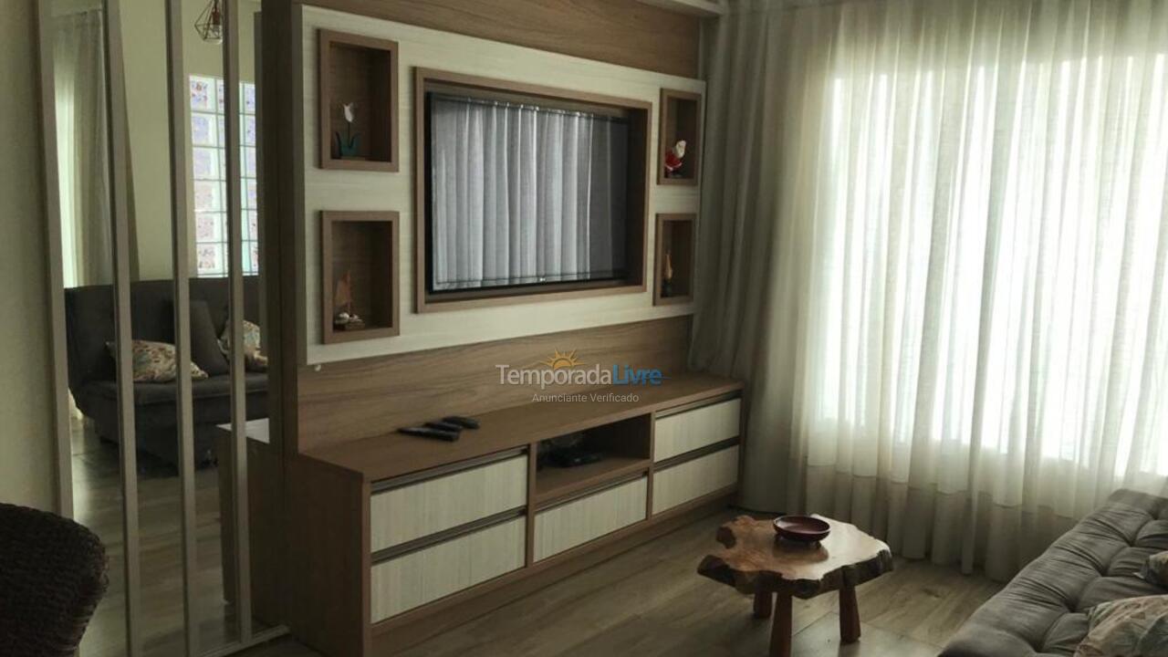 Casa para alquiler de vacaciones em Bombinhas (Praia de Bombas)