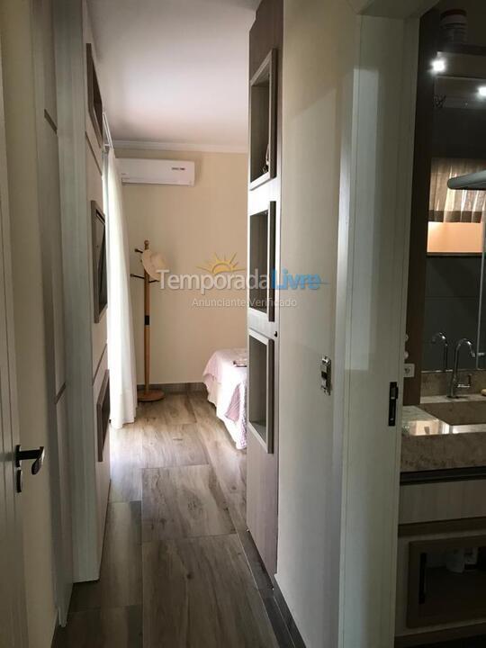 Casa para alquiler de vacaciones em Bombinhas (Praia de Bombas)