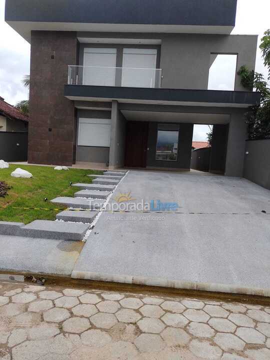 House for vacation rental in Bertioga (Condominio Morada da Praia)