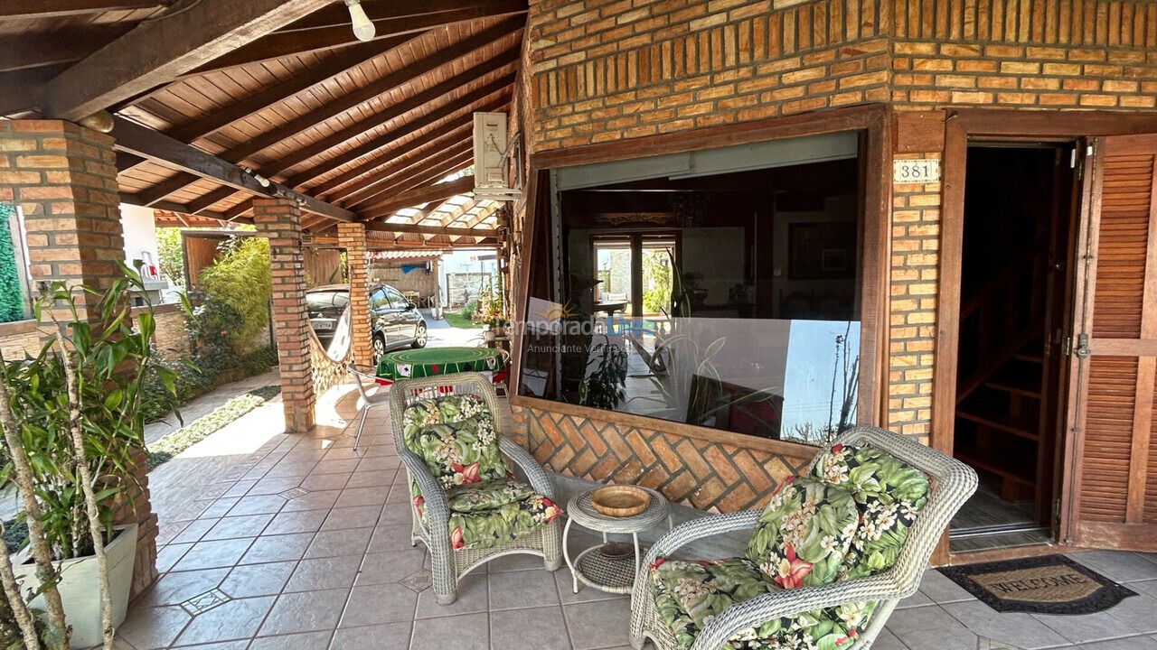 House for vacation rental in Florianopolis (Jurerê)