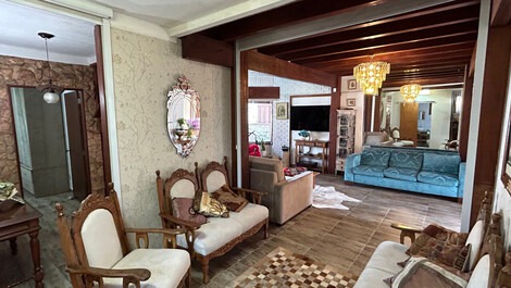 Beautiful house with pool, super comfortable