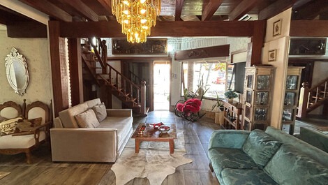 Beautiful house with pool, super comfortable