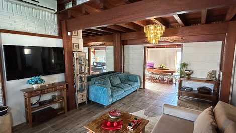 Beautiful house with pool, super comfortable