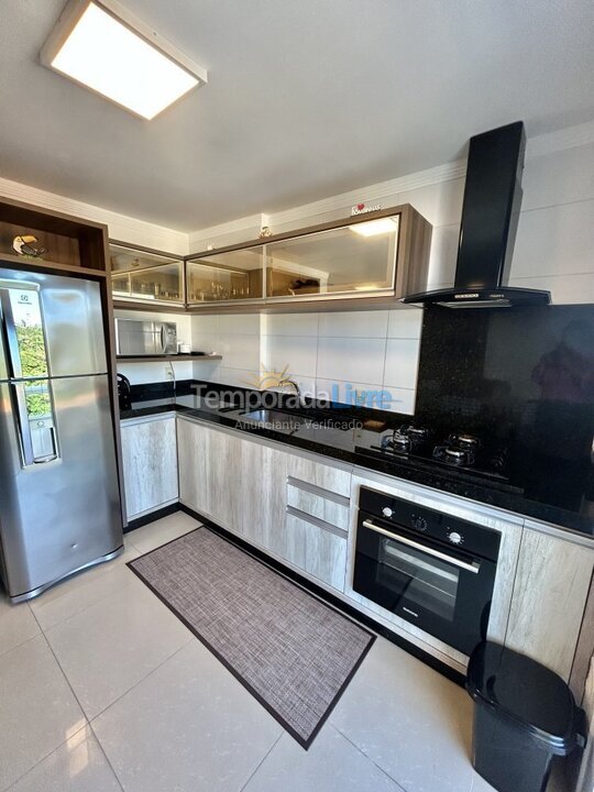 Apartamento para aluguel de temporada em Bombinhas (Praia de Bombas)