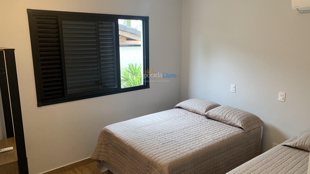 Casa para alquiler de vacaciones em Bertioga (Condominio Morada da Praia)