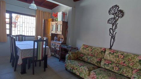 Excellent house with 04 bedrooms and pool, 250m from the beach