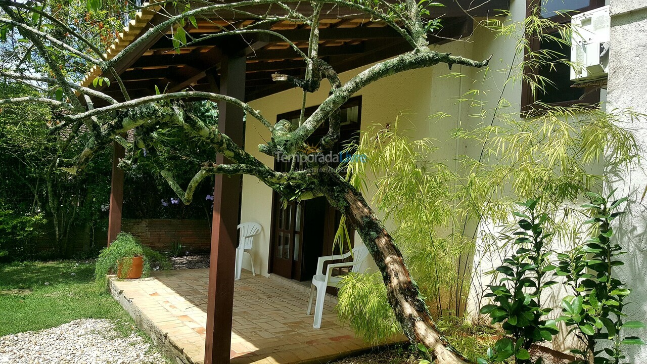Casa para aluguel de temporada em Florianopolis (Daniela)