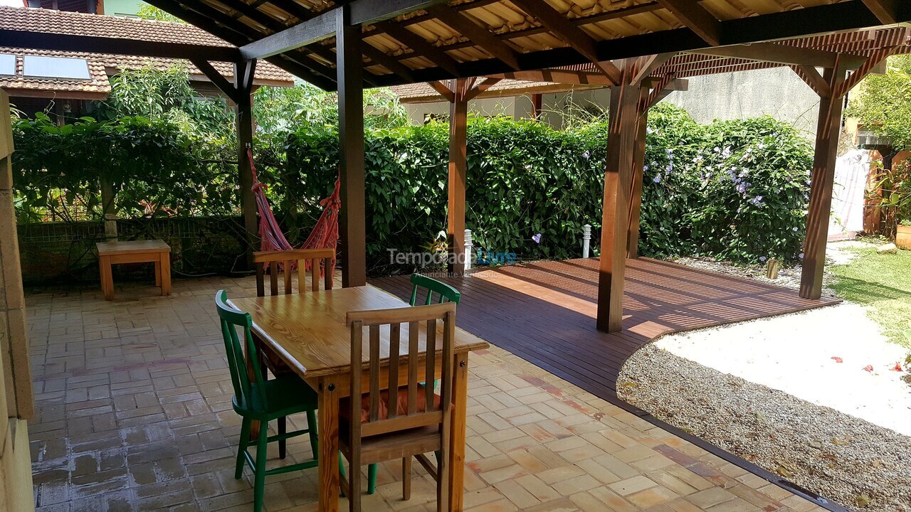 Casa para aluguel de temporada em Florianopolis (Daniela)