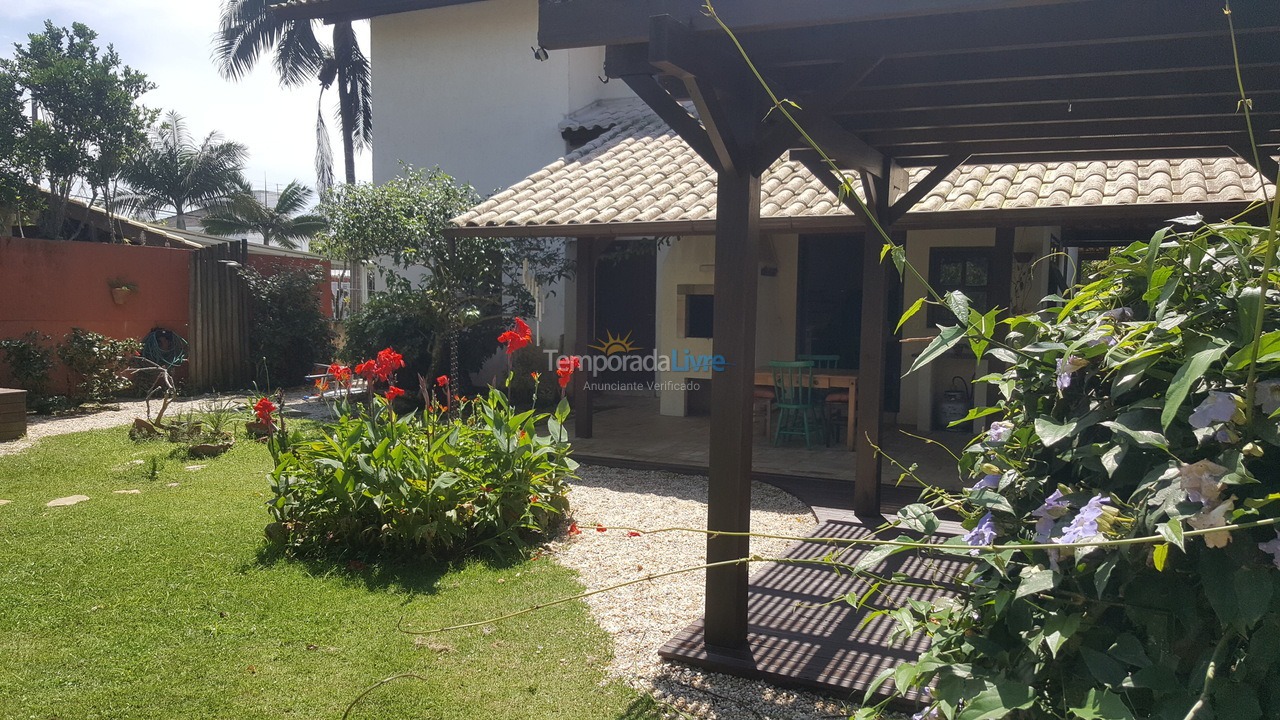 Casa para aluguel de temporada em Florianopolis (Daniela)