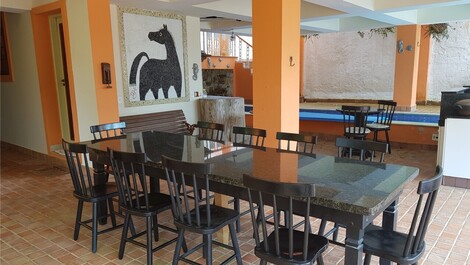 UBATUBA 5 SUITES CON AIRE ACONDICIONADO, PISCINA CLIMATIZADA, PLAYA LAGOINHA, CONDOMINIO CERRADO