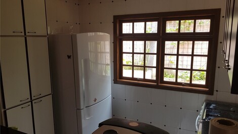 UBATUBA 5 SUITES CON AIRE ACONDICIONADO, PISCINA CLIMATIZADA, PLAYA LAGOINHA, CONDOMINIO CERRADO