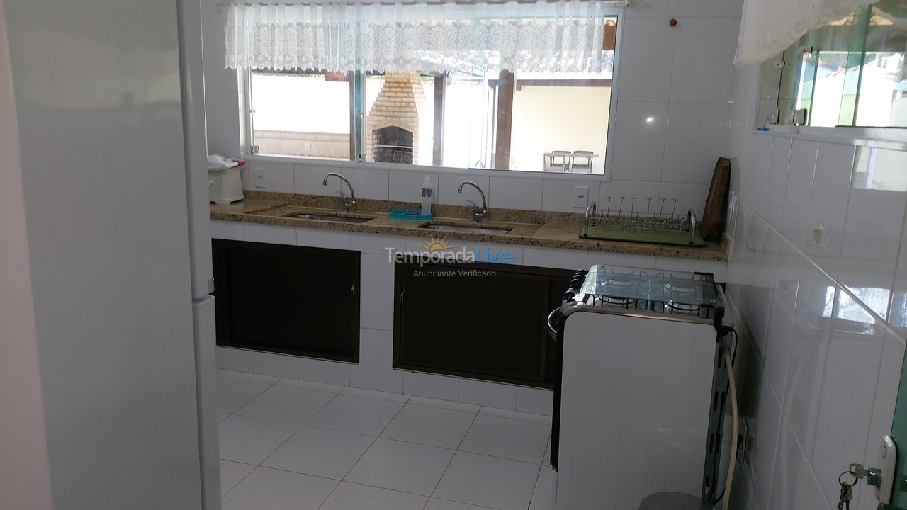 Casa para aluguel de temporada em Cabo Frio (Unamar)