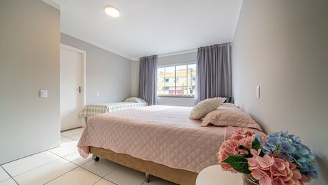 148 - Casa pé na areia Mariscal com 04 dormitórios