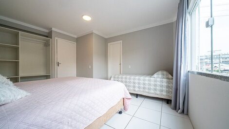 148 - Casa pé na areia Mariscal com 04 dormitórios