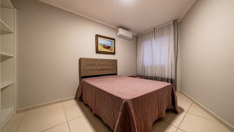 148 - Casa pé na areia Mariscal com 04 dormitórios