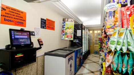 Top floor apartment with sea view