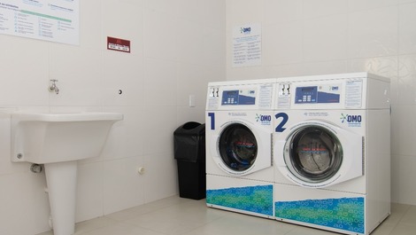 Top floor apartment with sea view