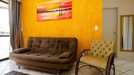 Quiet Street Apartment Family Condo