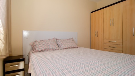 Quiet Street Apartment Family Condo