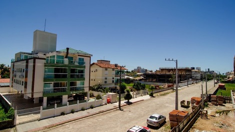 Quiet Street Apartment Family Condo