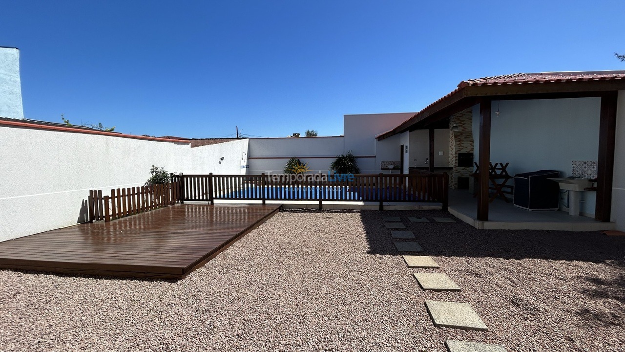 Casa para aluguel de temporada em Guaratuba (Coroados)