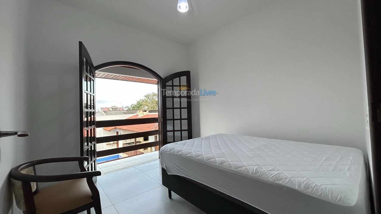 Casa para aluguel de temporada em Guaratuba (Coroados)