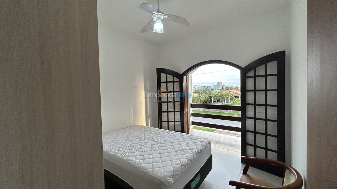 Casa para aluguel de temporada em Guaratuba (Coroados)