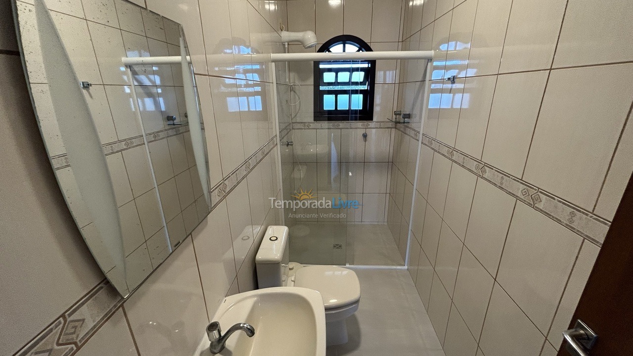 Casa para aluguel de temporada em Guaratuba (Coroados)