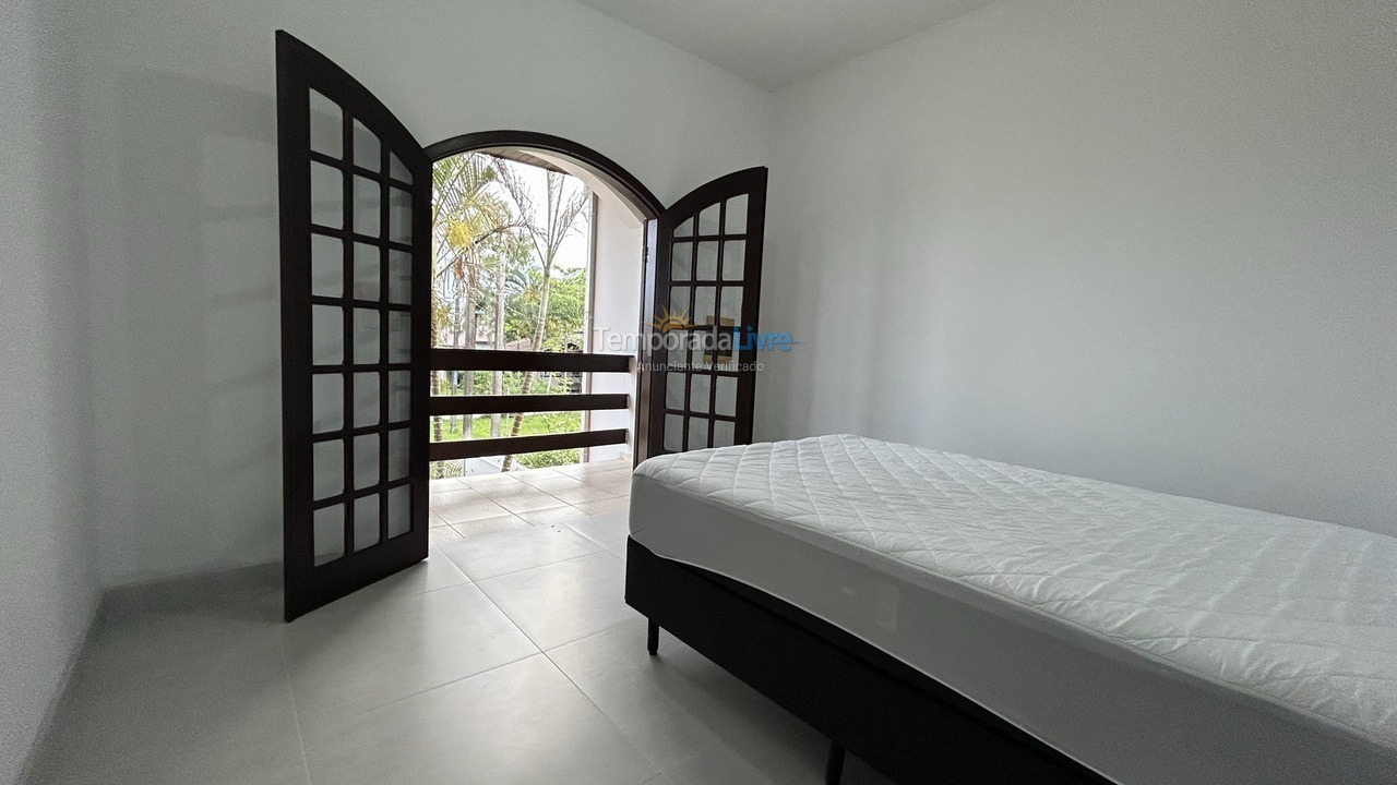 Casa para aluguel de temporada em Guaratuba (Coroados)