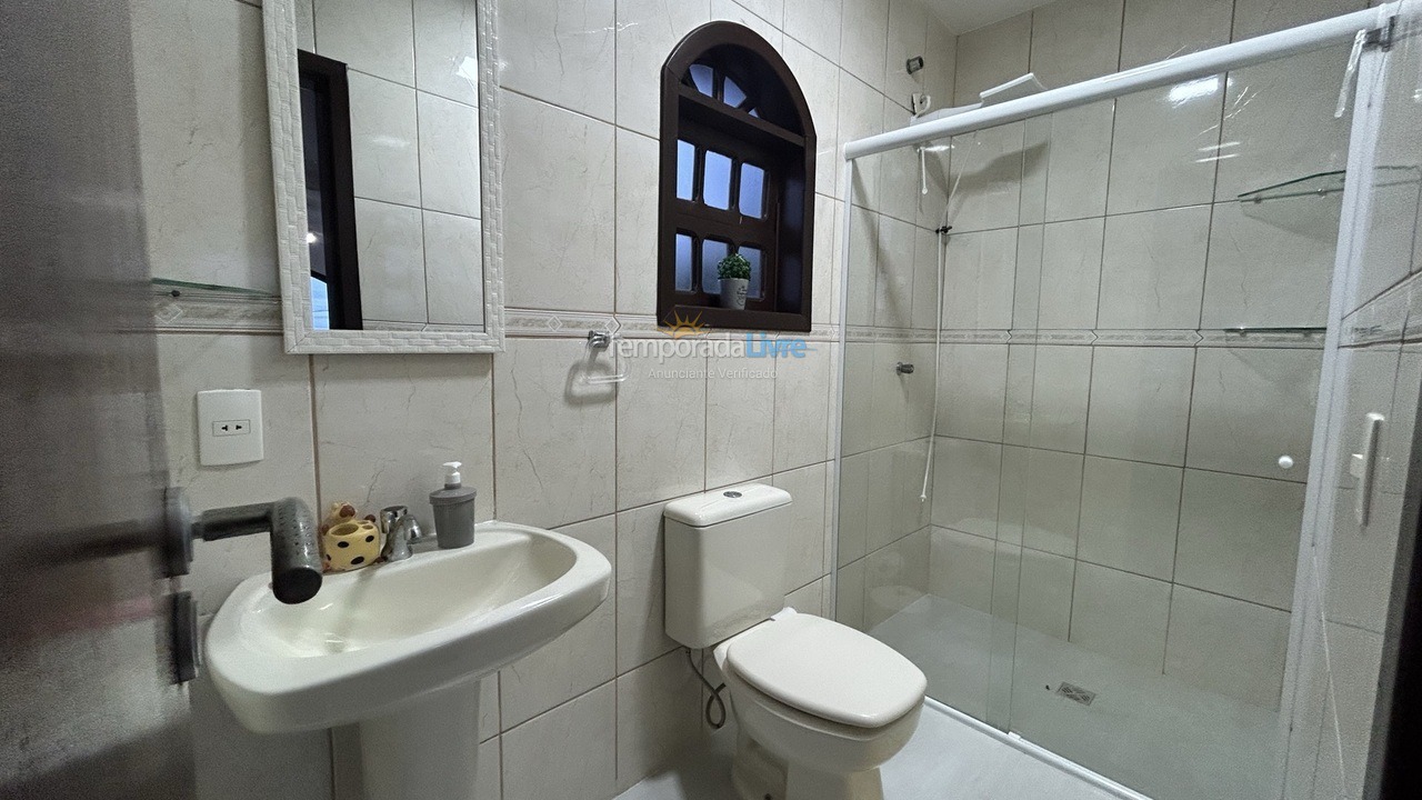 Casa para aluguel de temporada em Guaratuba (Coroados)