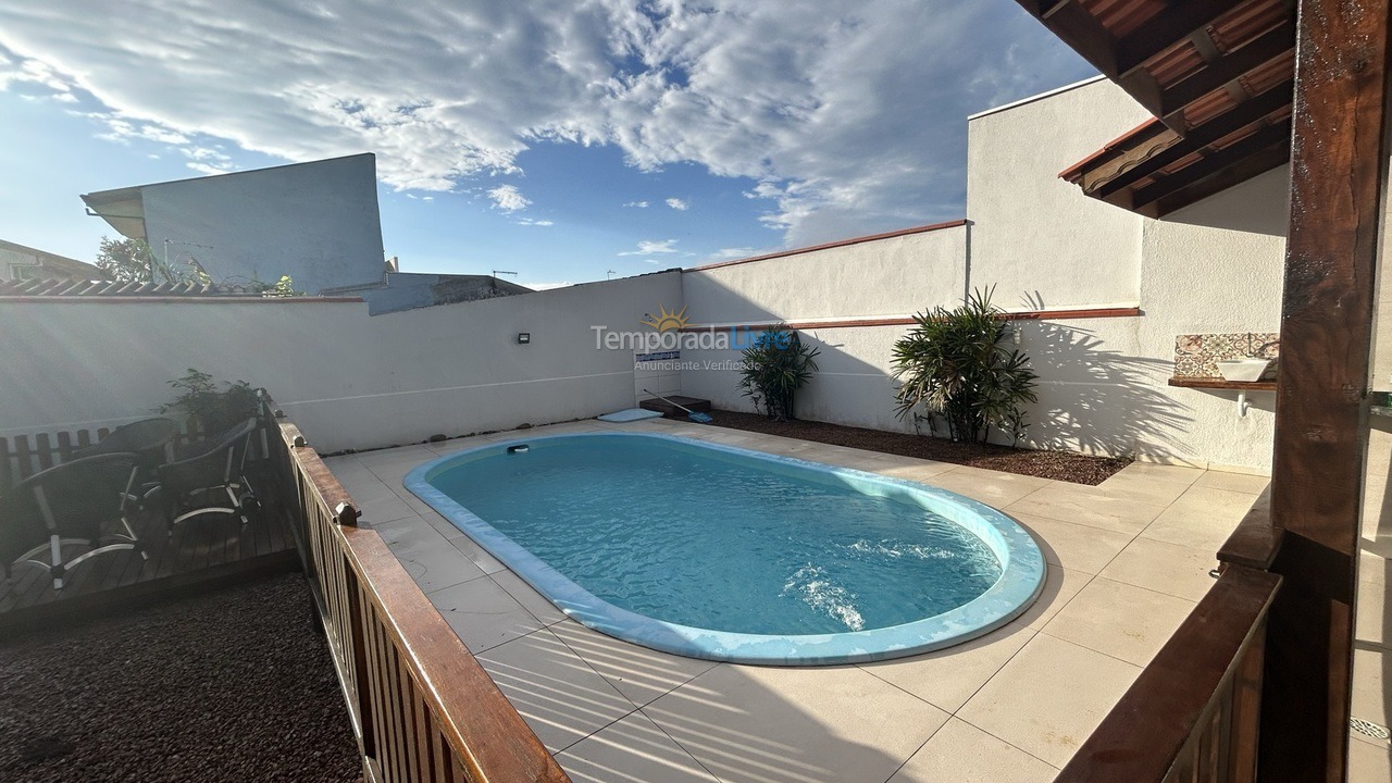 Casa para aluguel de temporada em Guaratuba (Coroados)