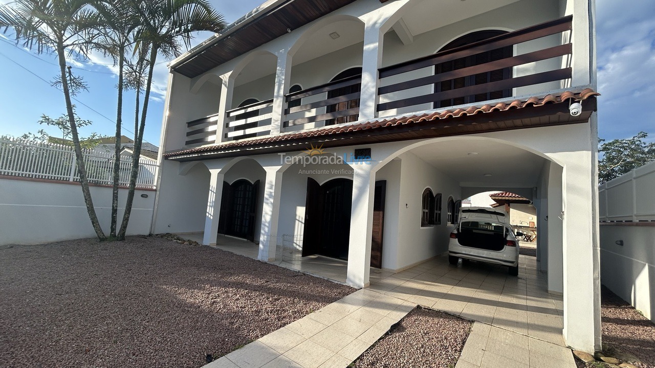 Casa para aluguel de temporada em Guaratuba (Coroados)