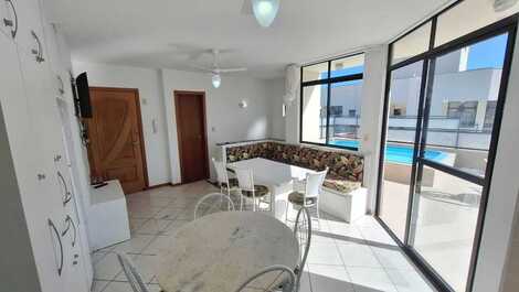 Comfortable penthouse with swimming pool at Praia de Bombas