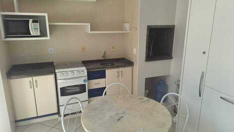 Comfortable penthouse with swimming pool at Praia de Bombas