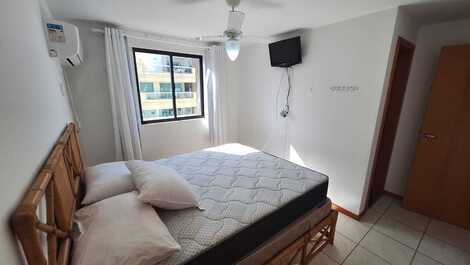 Comfortable penthouse with swimming pool at Praia de Bombas