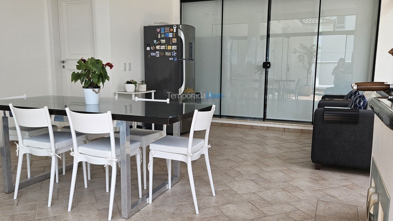 Casa para aluguel de temporada em Florianopolis (Jurerê Internacional)