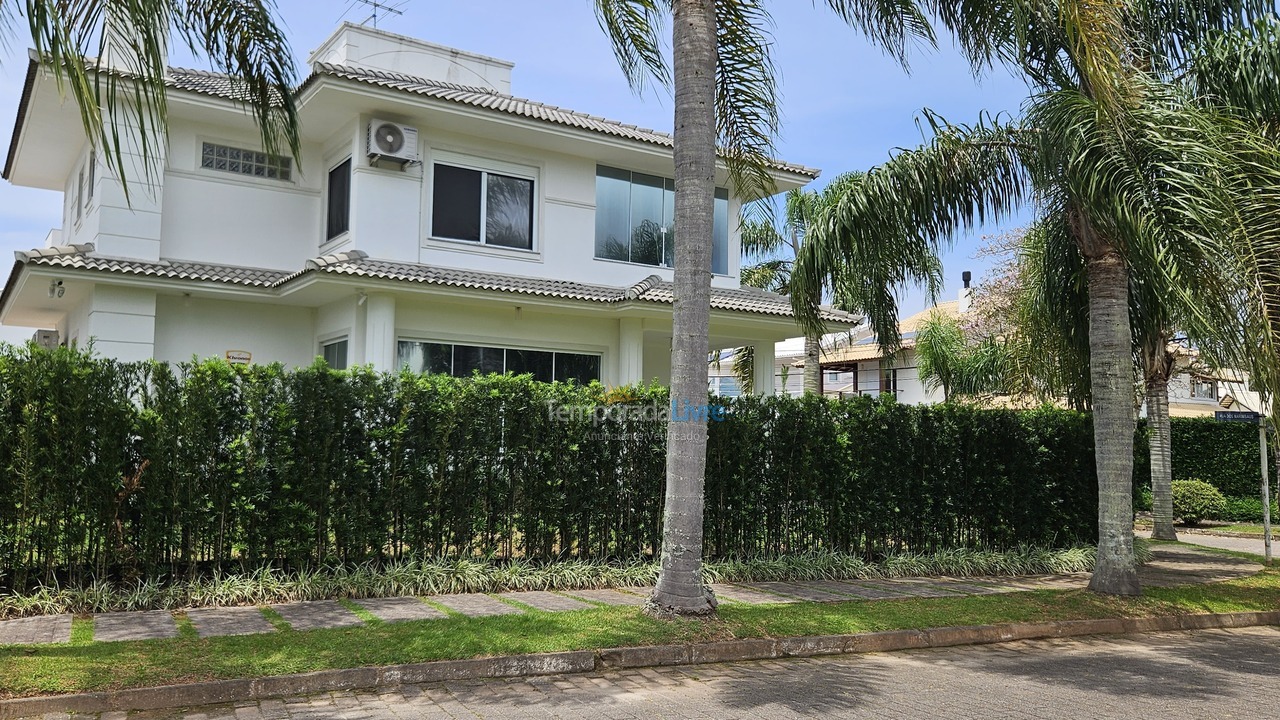 Casa para aluguel de temporada em Florianopolis (Jurerê Internacional)