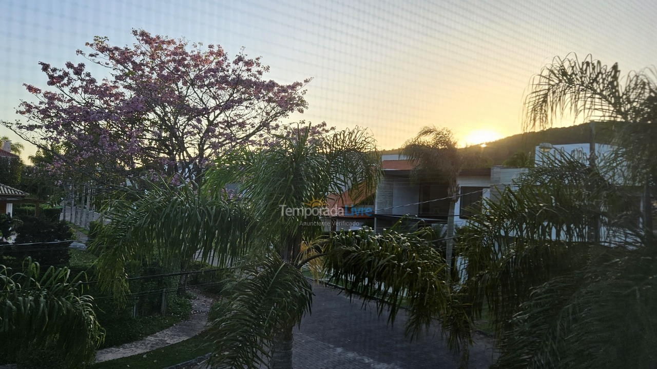 Casa para aluguel de temporada em Florianopolis (Jurerê Internacional)