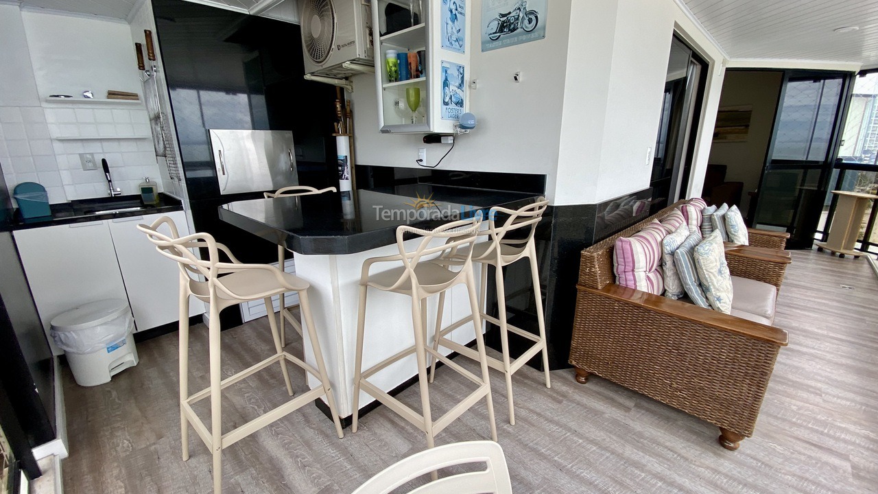 Apartamento para aluguel de temporada em Balneário Camboriú (Praia Central)